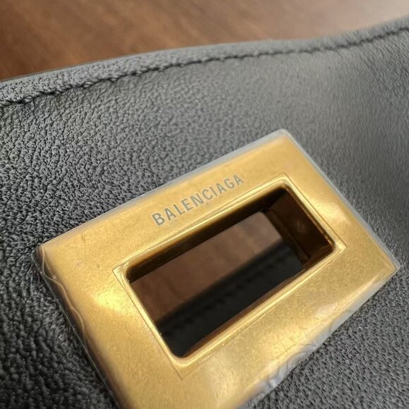 Balenciaga Rodeo Sling Pochette in Black - Picture 8 of 14
